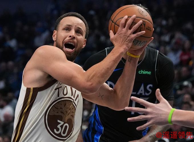 37岁库里独木难支！轰38+8三分，<a href=