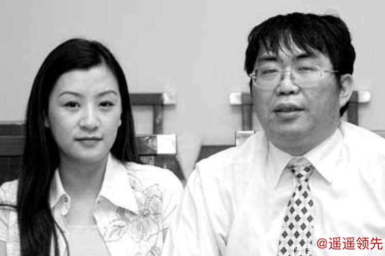 聂卫平去世不到一天，小23岁妻子过往被扒，原来她才是人间清醒